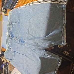Interstate shorts long style washed Jean color